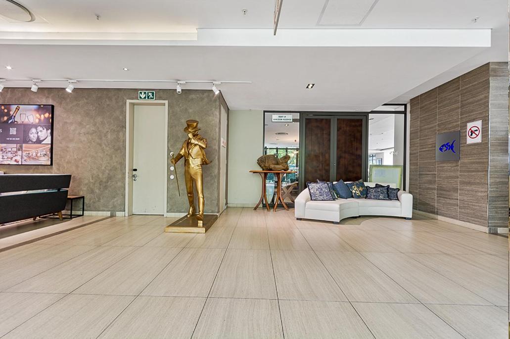 Sandton Skyline Luxury Space Johannesburg Exterior photo